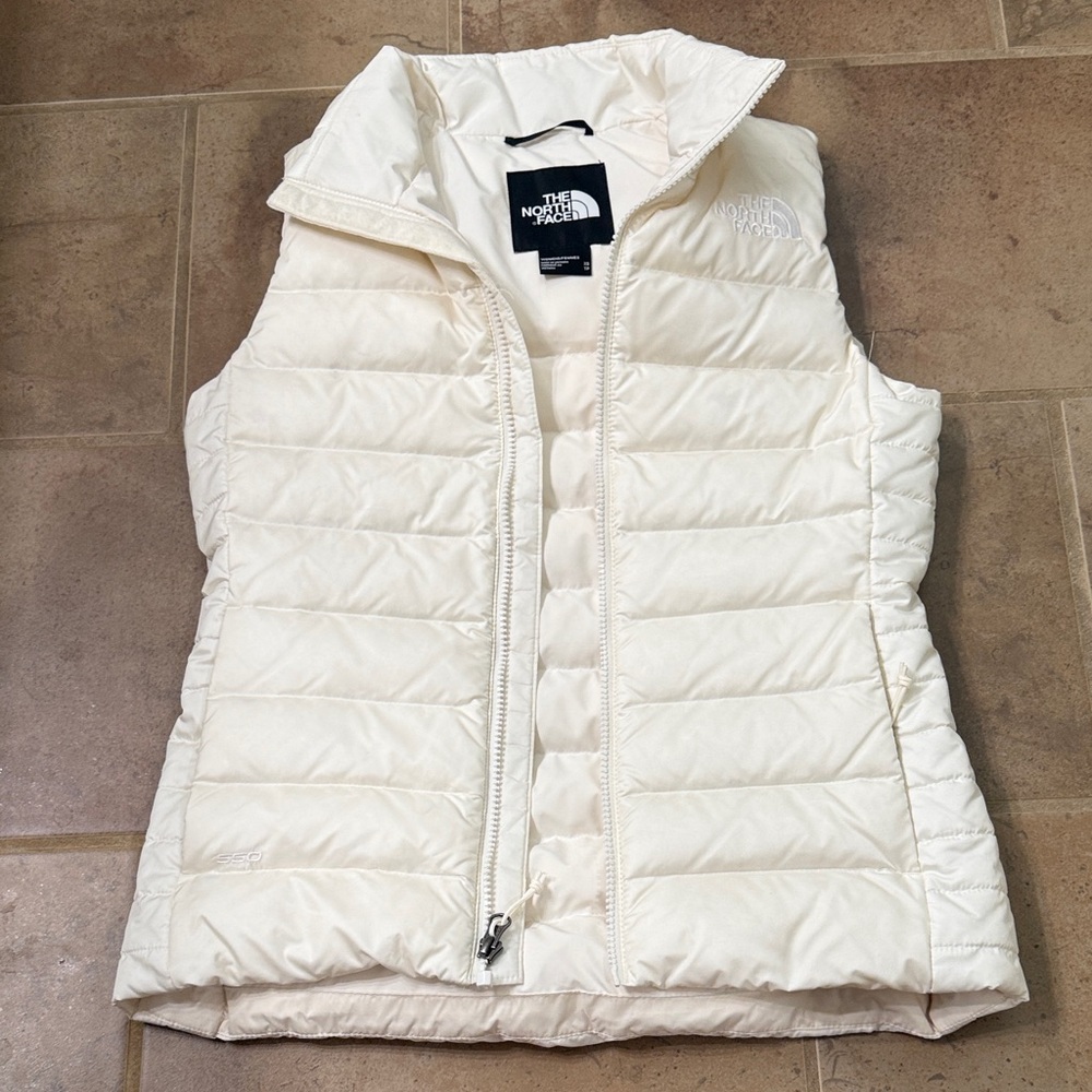 North face Aconcagua vest perfect condition new without tag xs